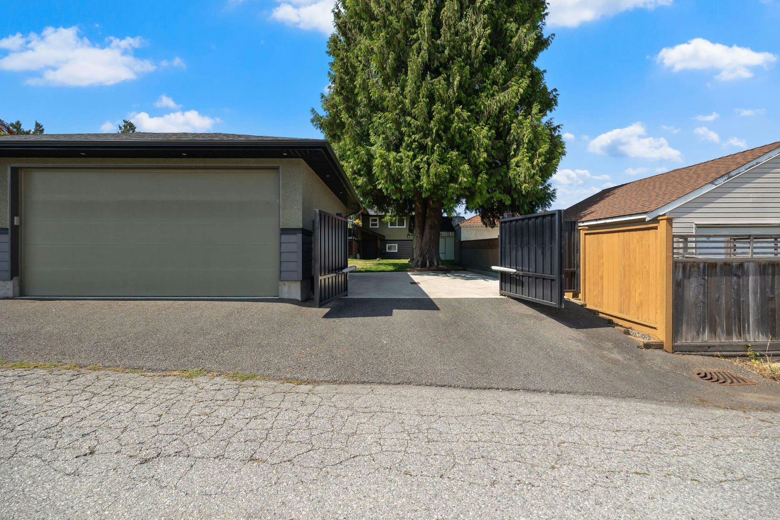 8236 17th Avenue, Burnaby, BC, V3N 1M8 - 38