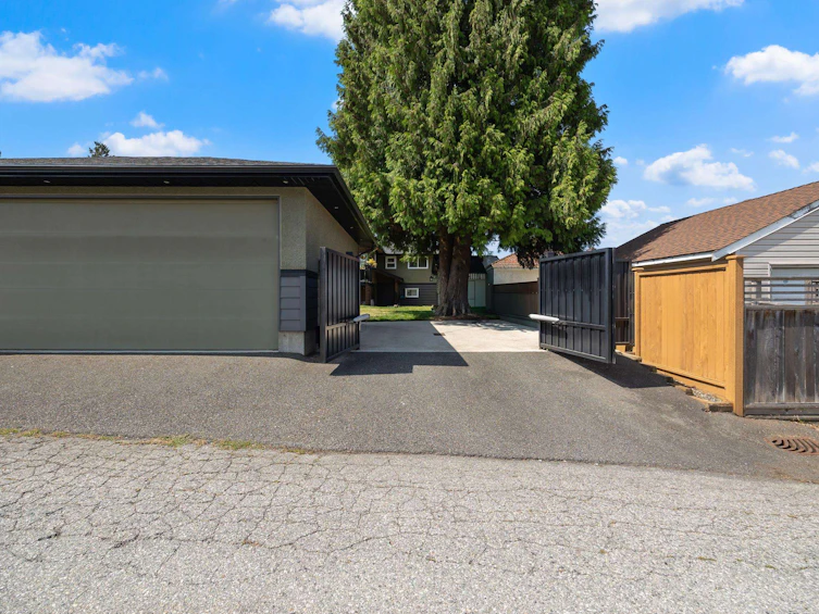 8236 17th Avenue, Burnaby, BC, V3N 1M8 - 38