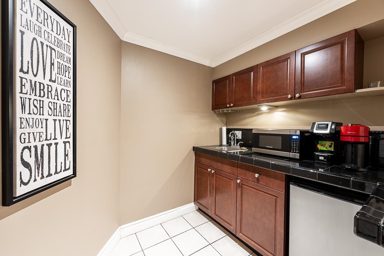 24400 56 Avenue, Langley, BC, V2Z 1E9 - 22