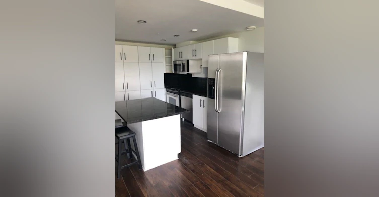 205-9298 University Crescent, Burnaby, BC, V5A 4X8 - 2