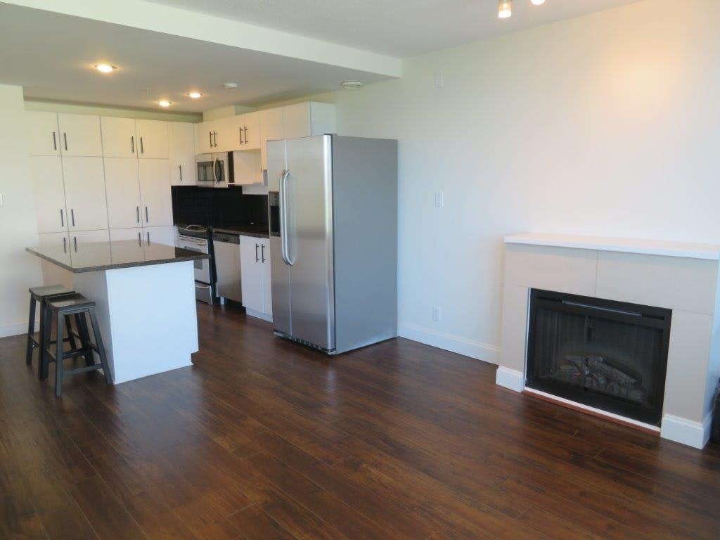 205-9298 University Crescent, Burnaby, BC, V5A 4X8 - 3