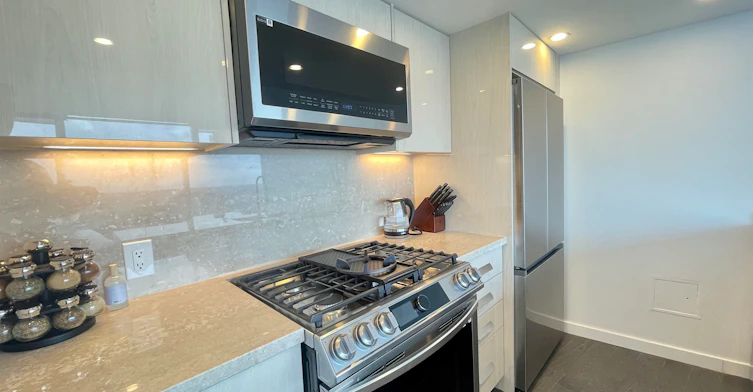 938 Nelson Street, Vancouver, BC, V6Z 3A7 - 5