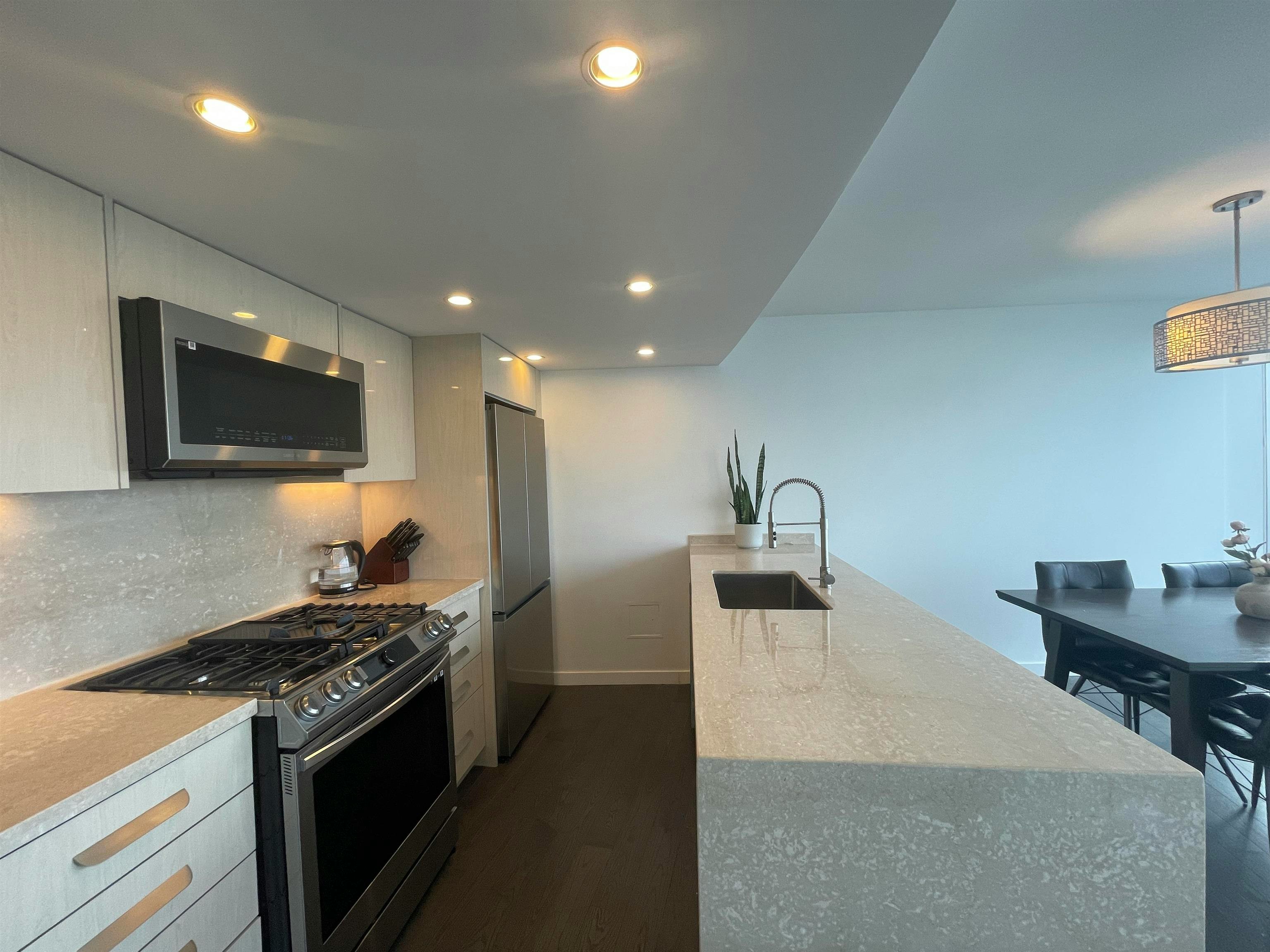 938 Nelson Street, Vancouver, BC, V6Z 3A7 - 8