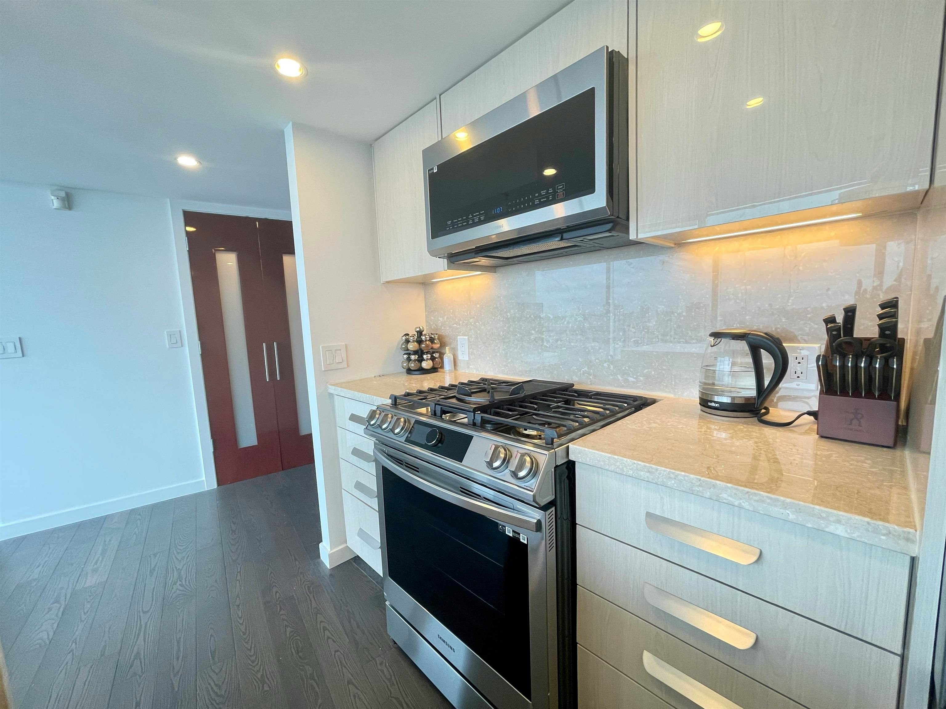 938 Nelson Street, Vancouver, BC, V6Z 3A7 - 6