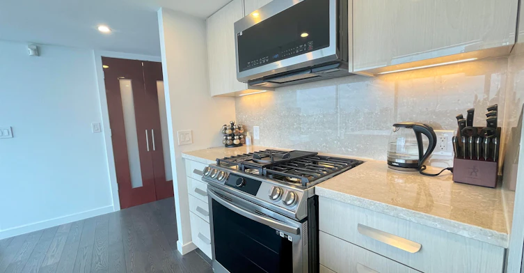 938 Nelson Street, Vancouver, BC, V6Z 3A7 - 6