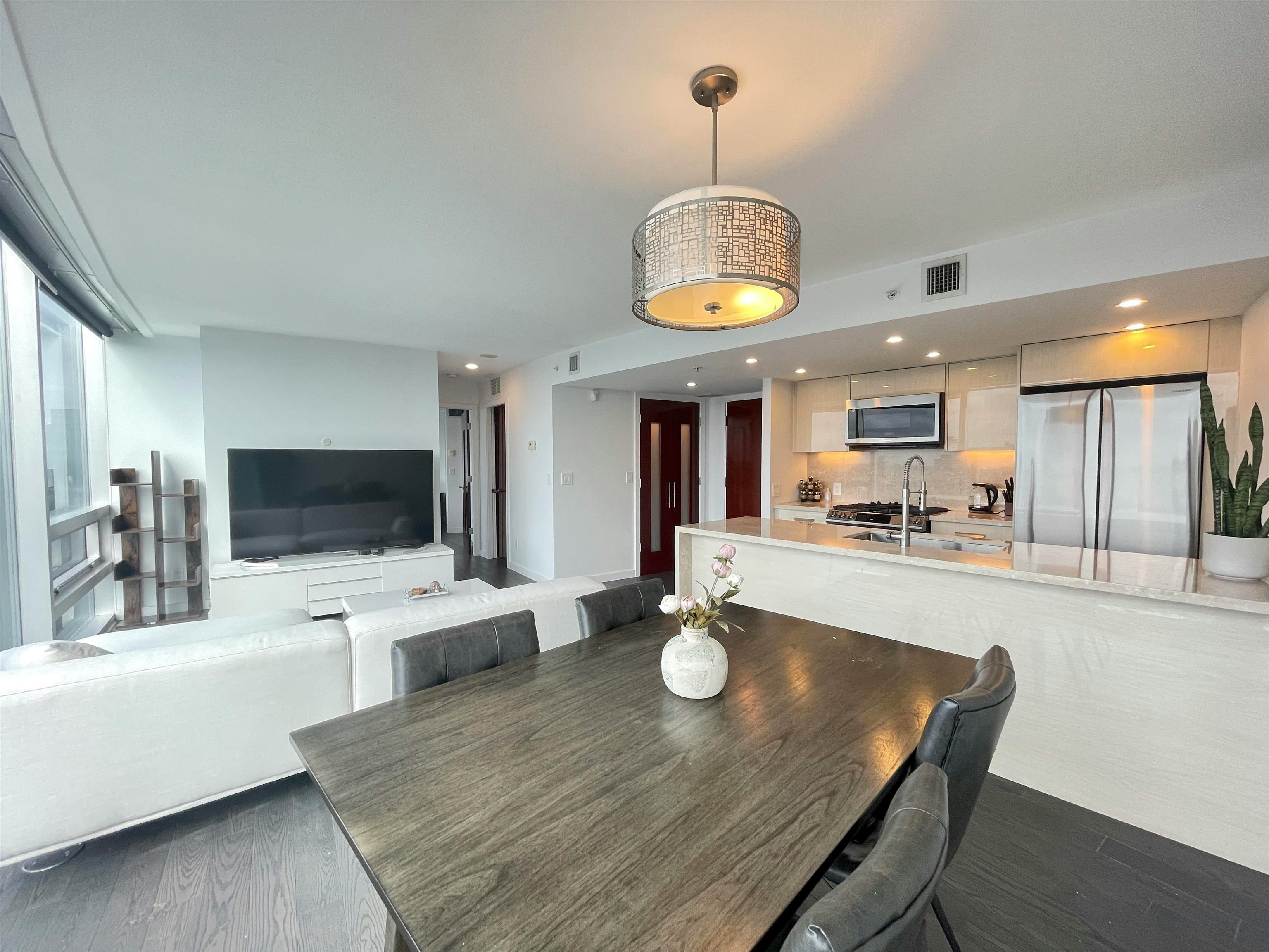 938 Nelson Street, Vancouver, BC, V6Z 3A7 - 3