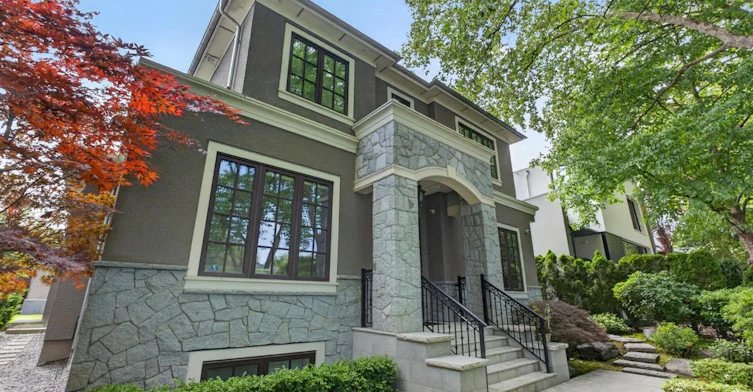3818 Broadway W, Vancouver, BC, V6R 2C3