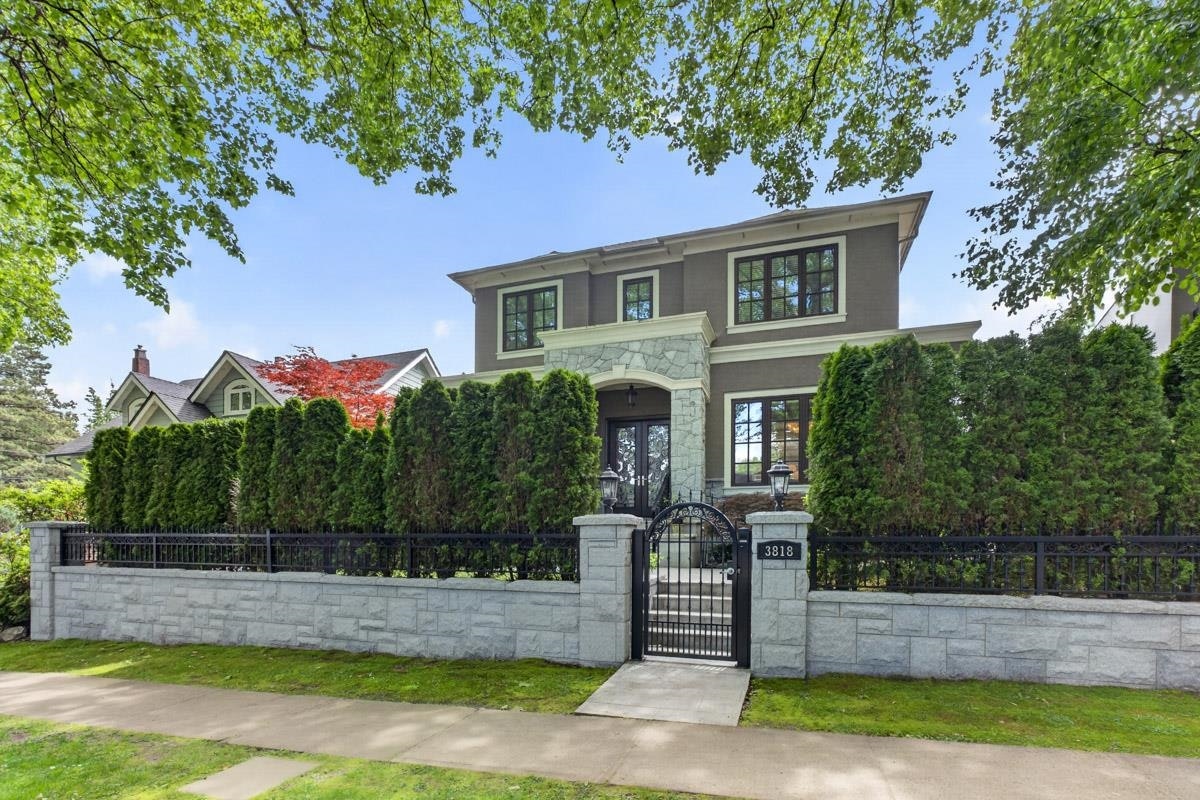 3818 Broadway W, Vancouver, BC, V6R 2C3 - 2