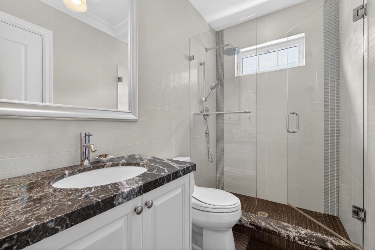 3818 Broadway W, Vancouver, BC, V6R 2C3 - 23