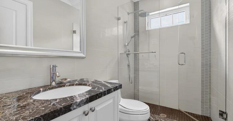 3818 Broadway W, Vancouver, BC, V6R 2C3 - 23