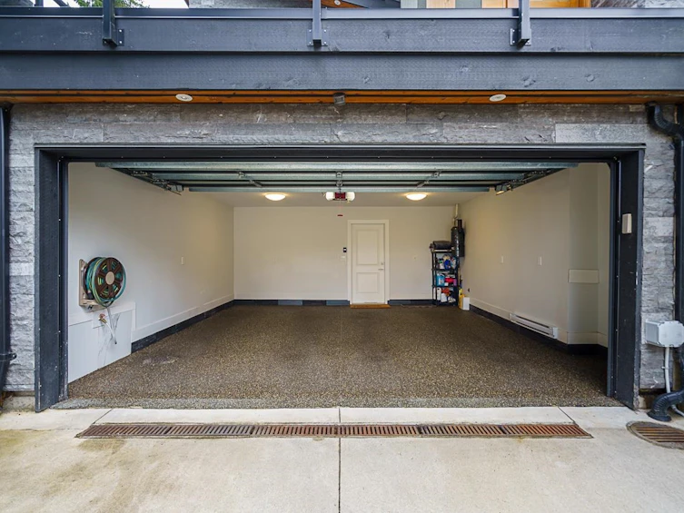 4365 Mountain Highway, North Vancouver, BC, V7K 2K3 - 34