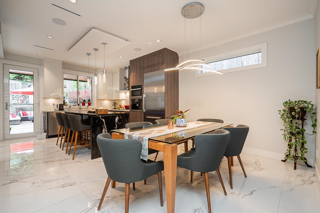 4365 Mountain Highway, North Vancouver, BC, V7K 2K3 - 7