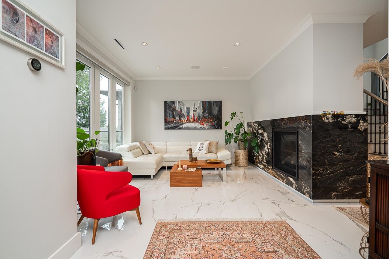 4365 Mountain Highway, North Vancouver, BC, V7K 2K3 - 4