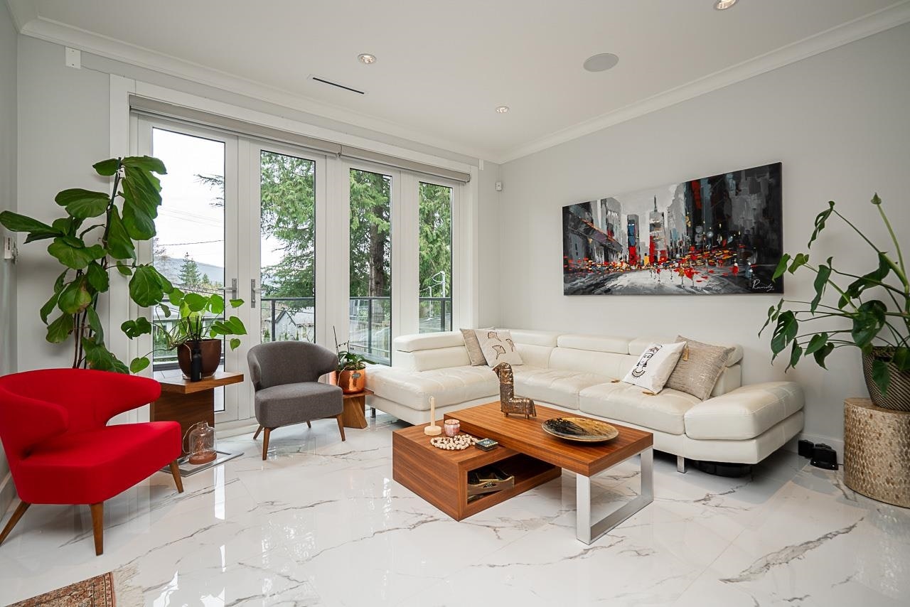 4365 Mountain Highway, North Vancouver, BC, V7K 2K3 - 5