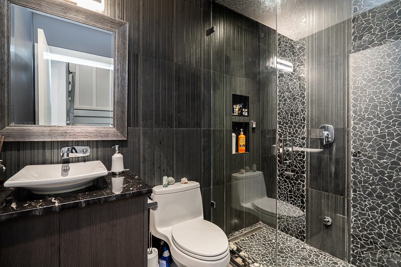 4365 Mountain Highway, North Vancouver, BC, V7K 2K3 - 29