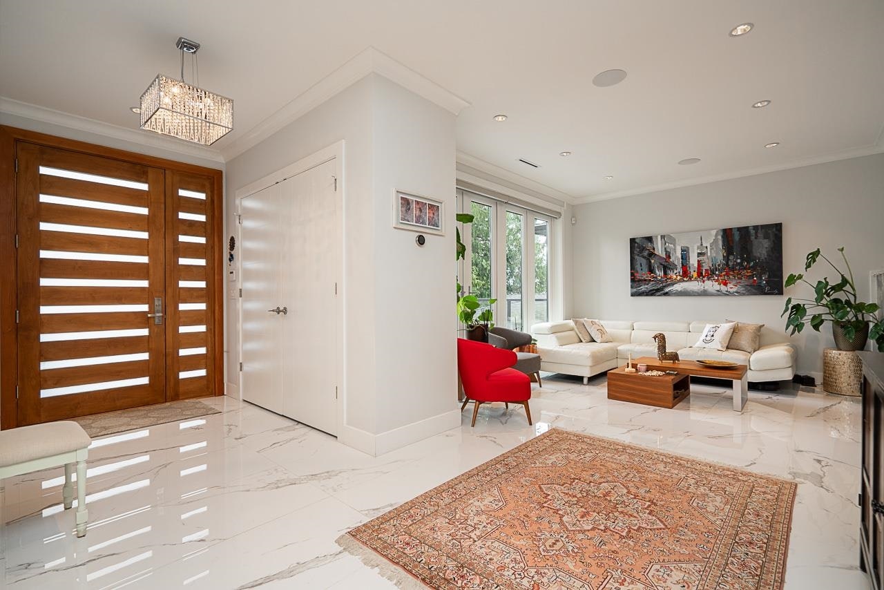 4365 Mountain Highway, North Vancouver, BC, V7K 2K3 - 3