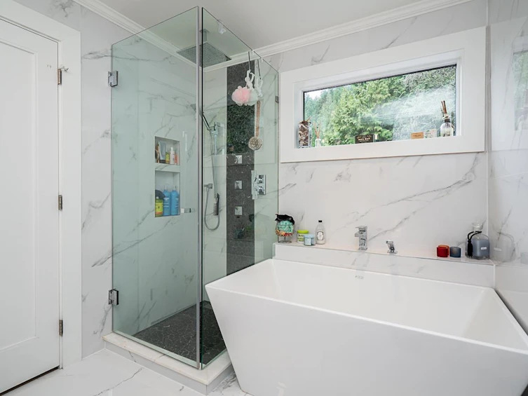 4365 Mountain Highway, North Vancouver, BC, V7K 2K3 - 19