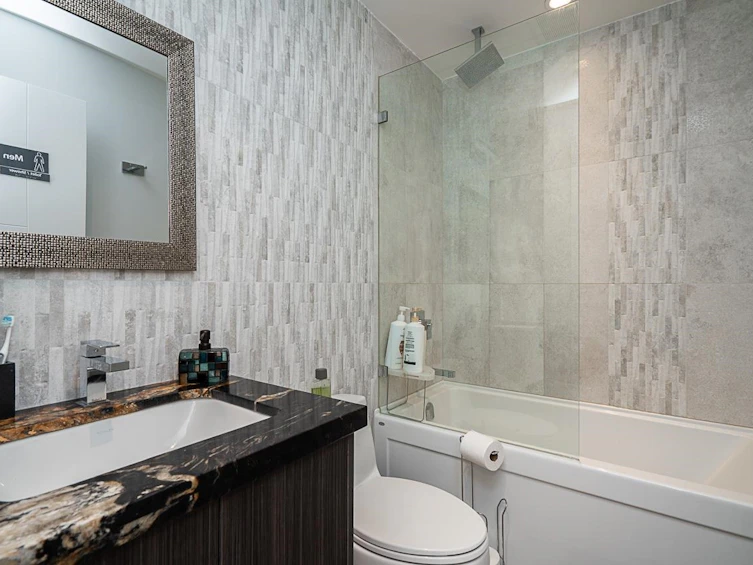 4365 Mountain Highway, North Vancouver, BC, V7K 2K3 - 22