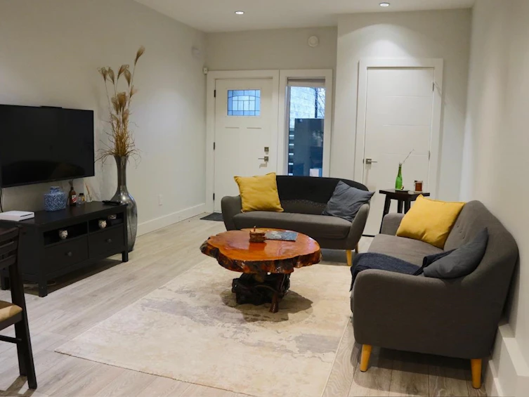 4365 Mountain Highway, North Vancouver, BC, V7K 2K3 - 36