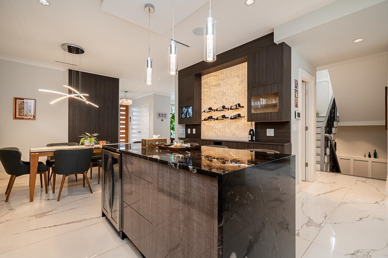 4365 Mountain Highway, North Vancouver, BC, V7K 2K3 - 10