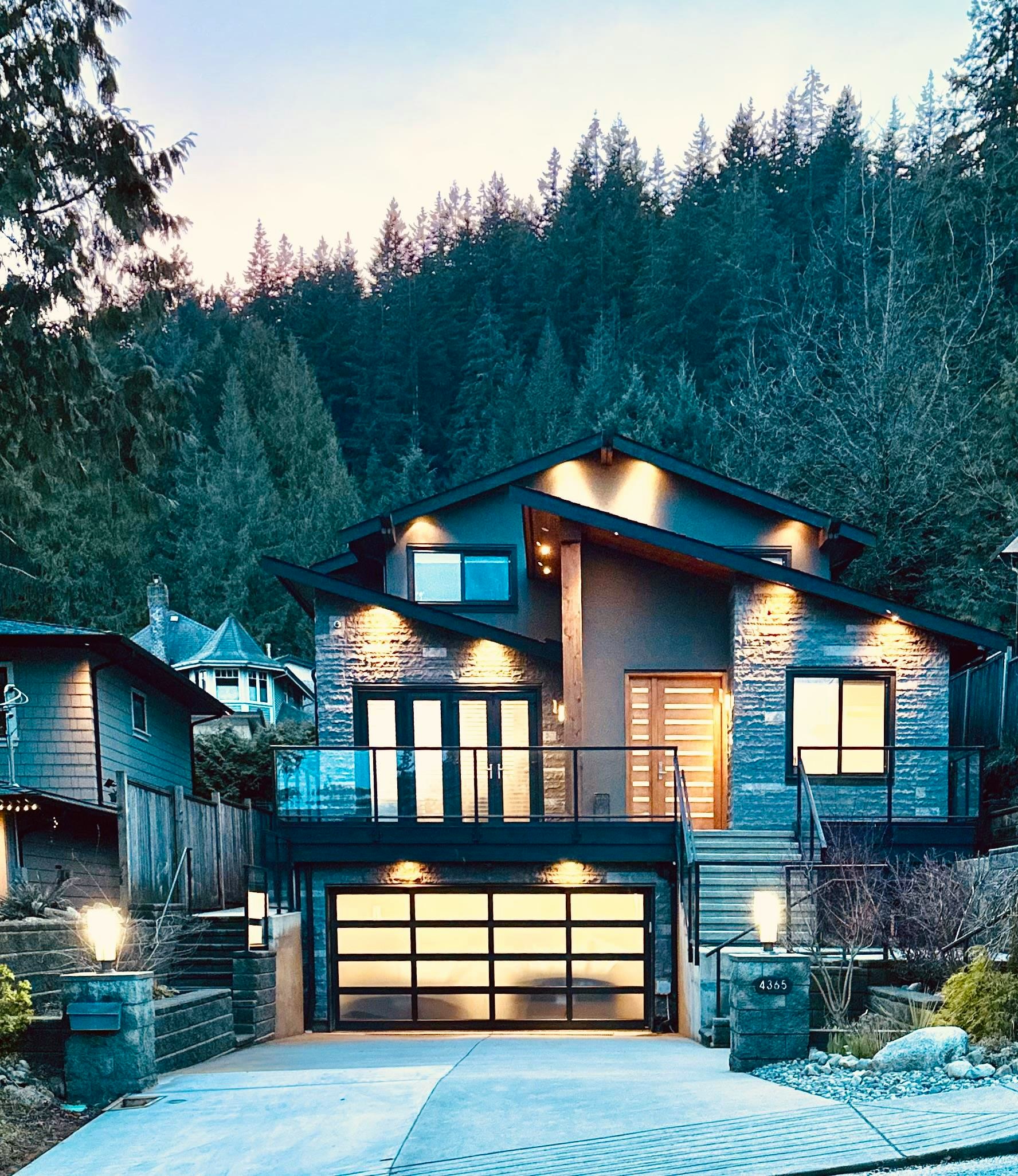 4365 Mountain Highway, North Vancouver, BC, V7K 2K3 - 35