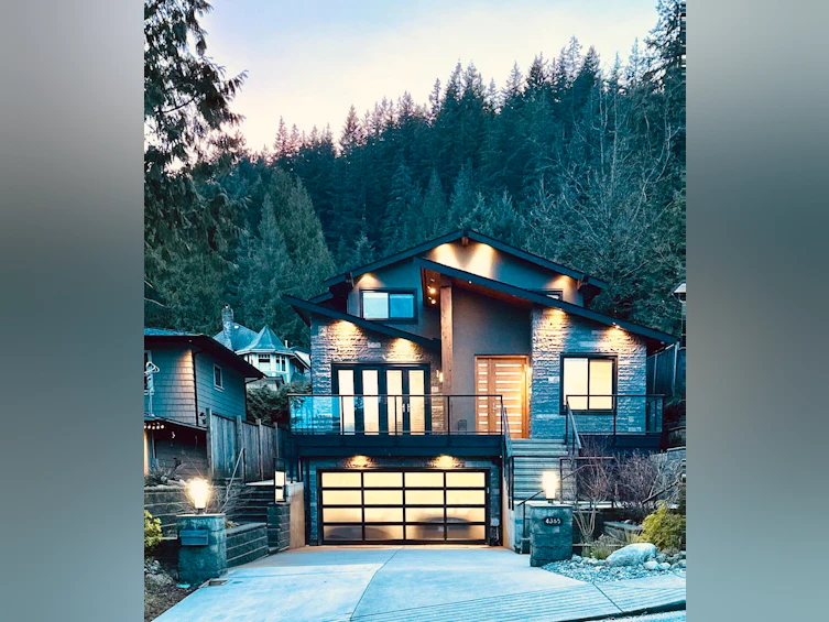 4365 Mountain Highway, North Vancouver, BC, V7K 2K3 - 35
