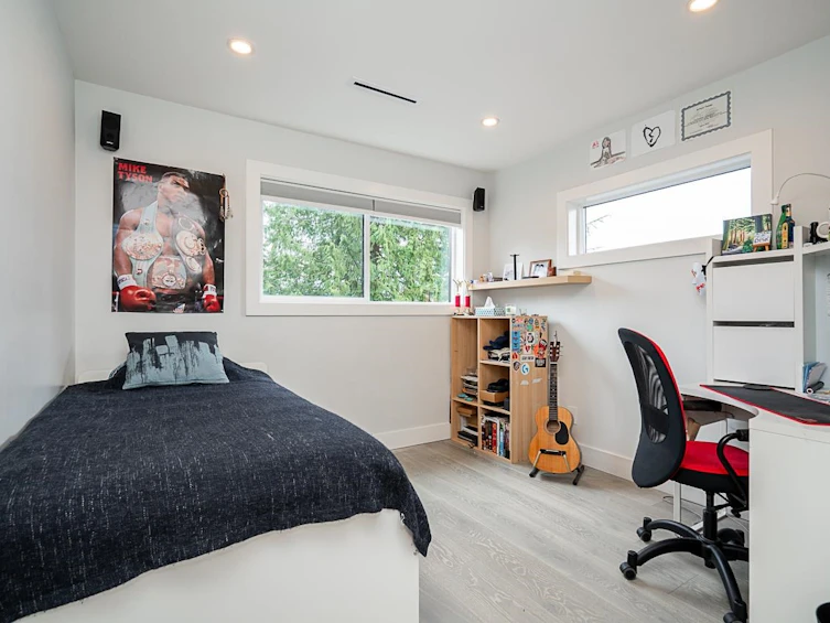 4365 Mountain Highway, North Vancouver, BC, V7K 2K3 - 21