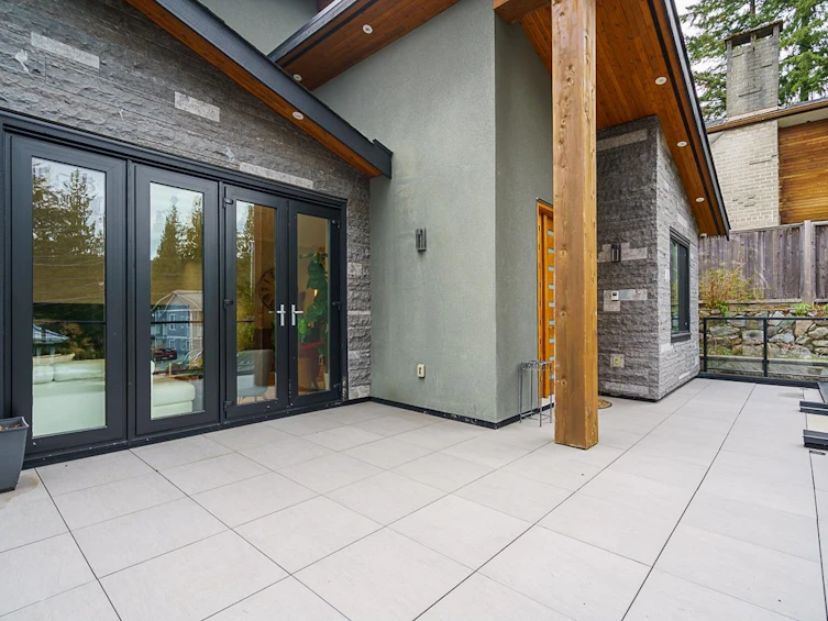 4365 Mountain Highway, North Vancouver, BC, V7K 2K3 - 2