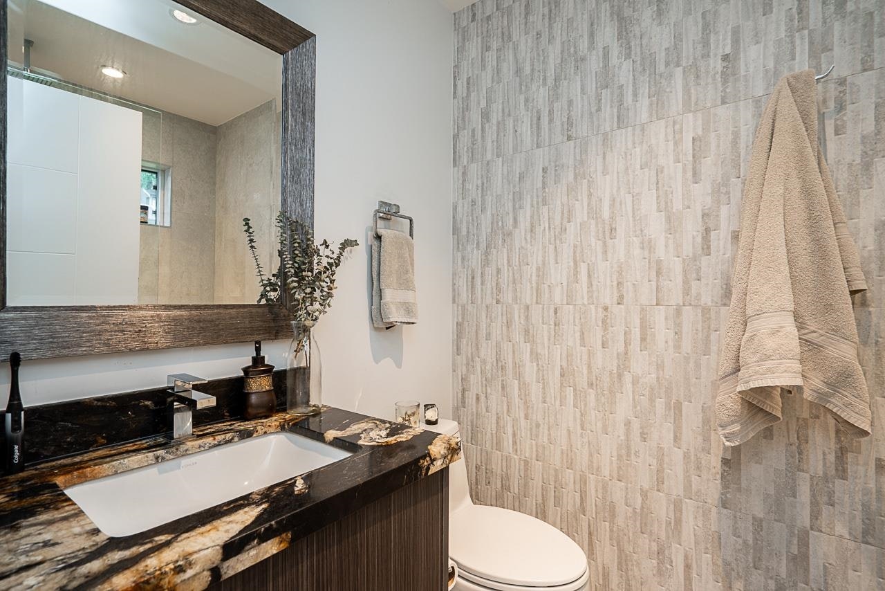 4365 Mountain Highway, North Vancouver, BC, V7K 2K3 - 24