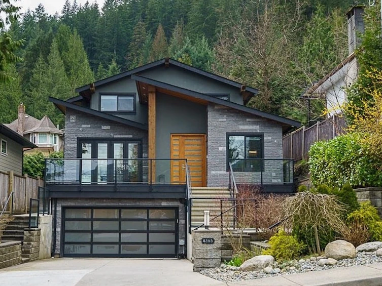 4365 Mountain Highway, North Vancouver, BC, V7K 2K3