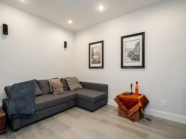 4365 Mountain Highway, North Vancouver, BC, V7K 2K3 - 27