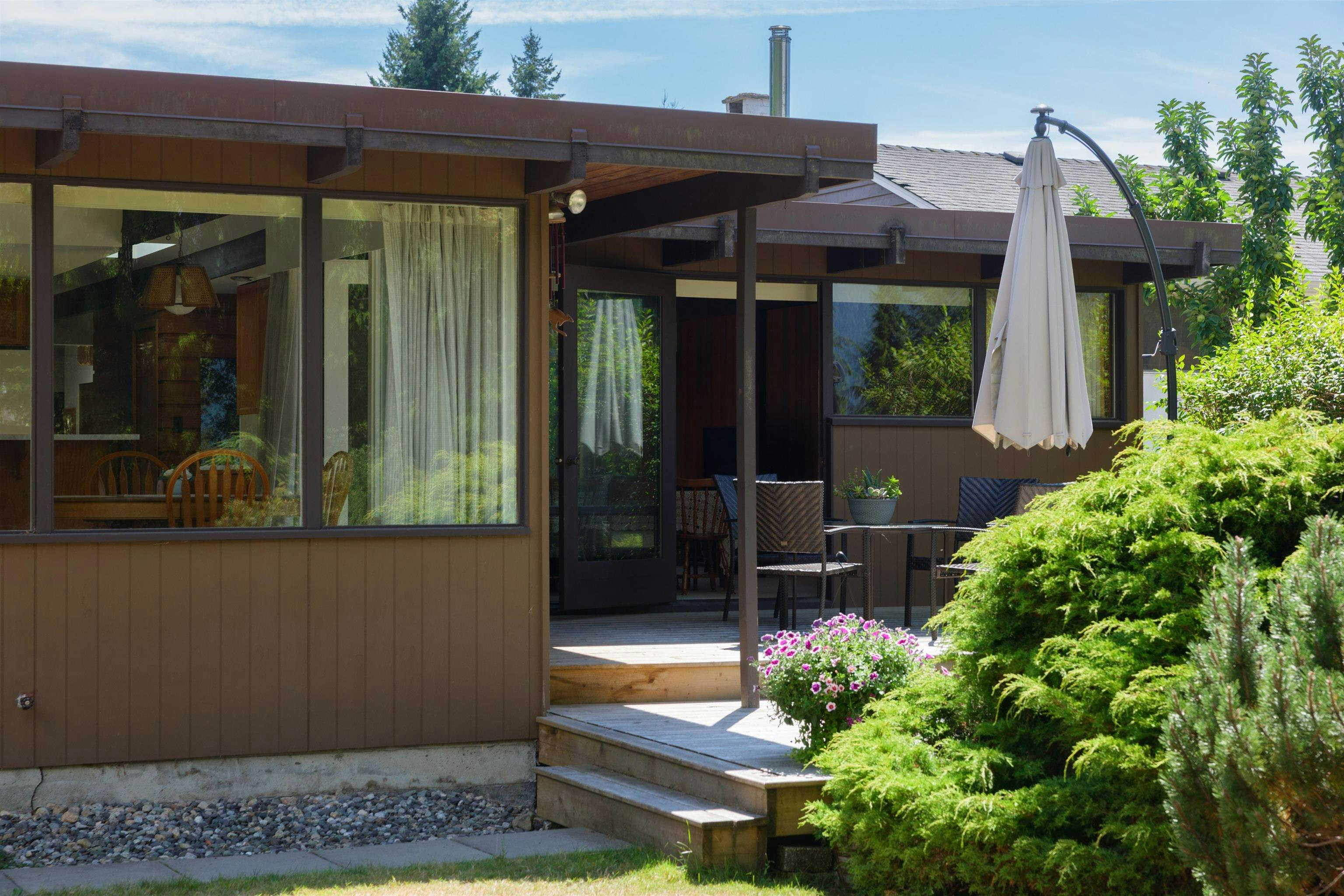 4568 Marineview Crescent, North Vancouver, BC, V7R 3P2