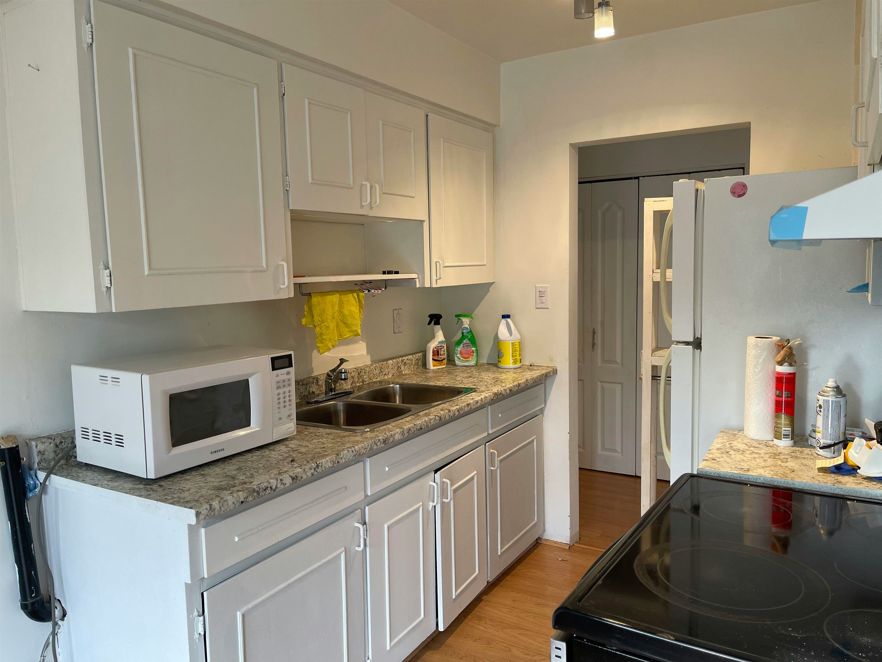 86-5820 Hastings St., Burnaby, BC, V5B 1R6 - 4