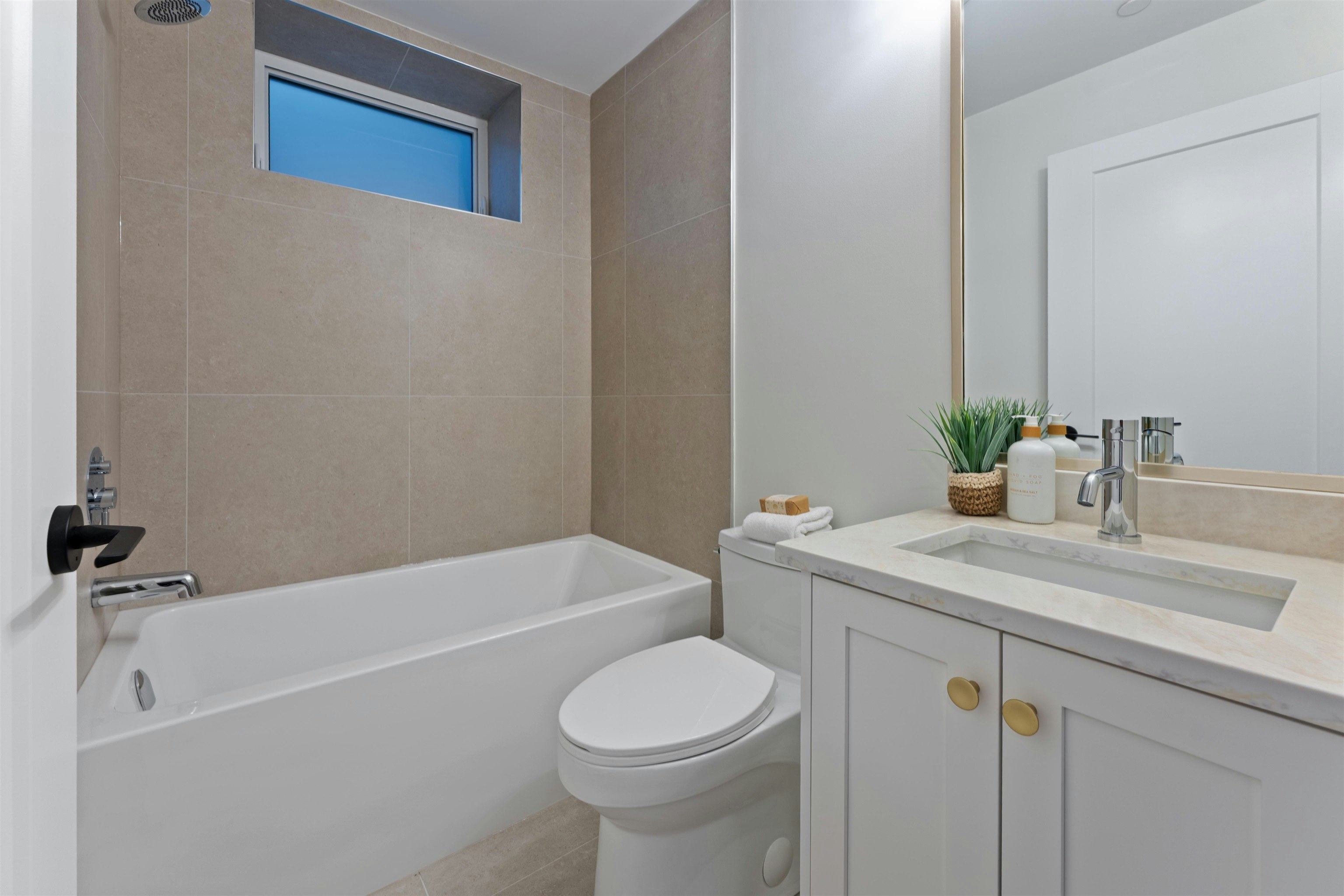 2578 E 4th Avenue, Vancouver, BC, V5M 1K3 - 26