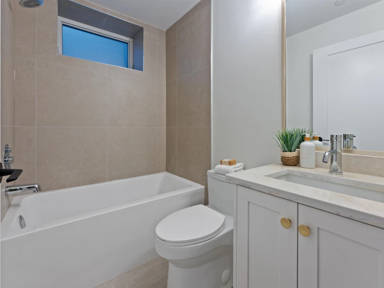2578 E 4th Avenue, Vancouver, BC, V5M 1K3 - 26
