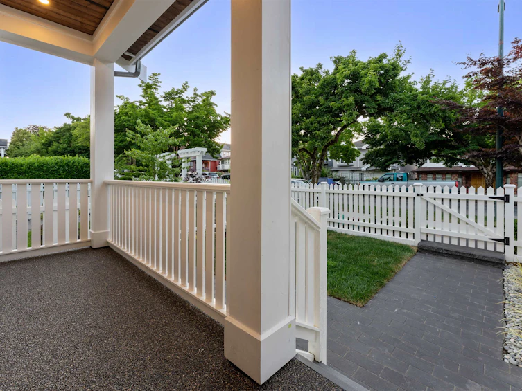 2578 E 4th Avenue, Vancouver, BC, V5M 1K3 - 2