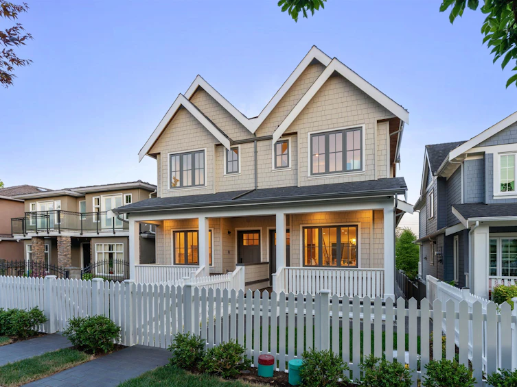2578 E 4th Avenue, Vancouver, BC, V5M 1K3