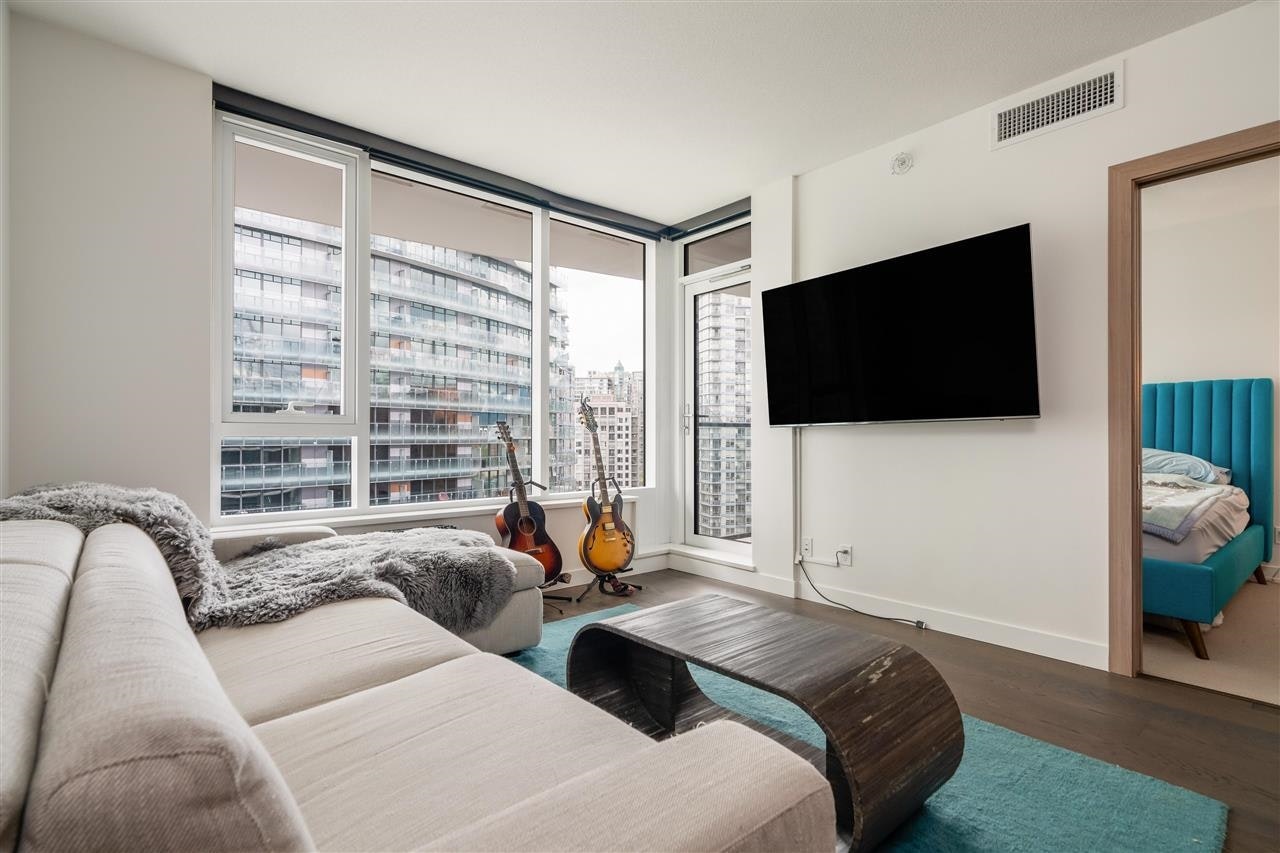 1917-68 Smithe Street, Vancouver, BC, V6Z 2W1 - 2