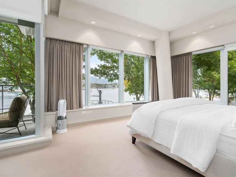 202-181 Athletes Way, Vancouver, BC, V5Y 0B5 - 18