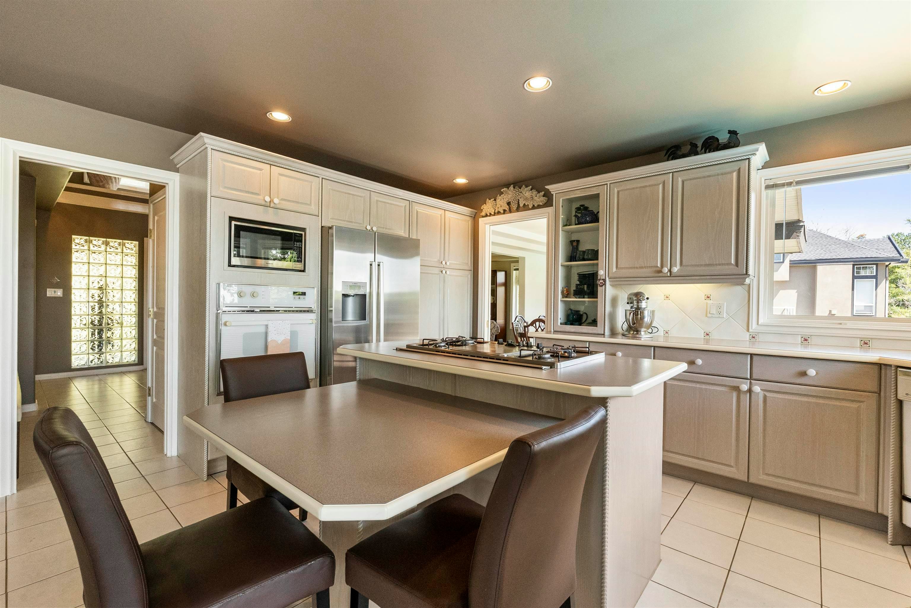 16672 77 Avenue, Surrey, BC, V3S 8G1 - 8