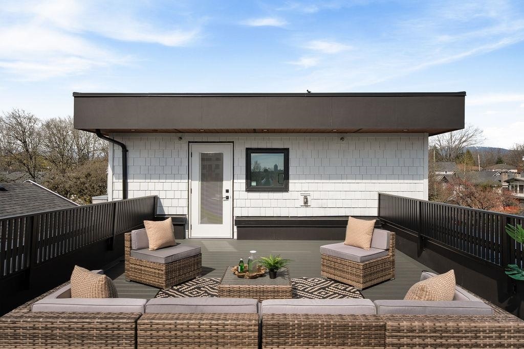 1-2282 E 8th Avenue, Vancouver, BC, V5N 1V5