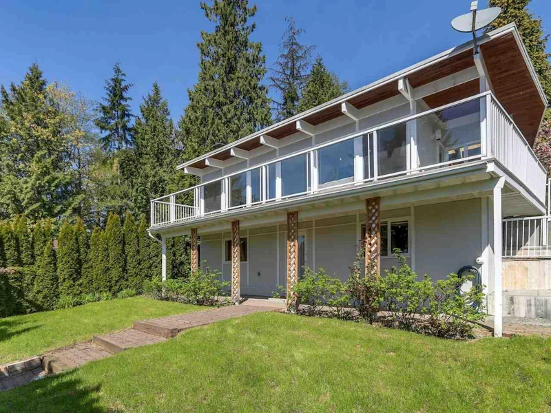 1720 Queens Avenue, West Vancouver BC V7V 2X7