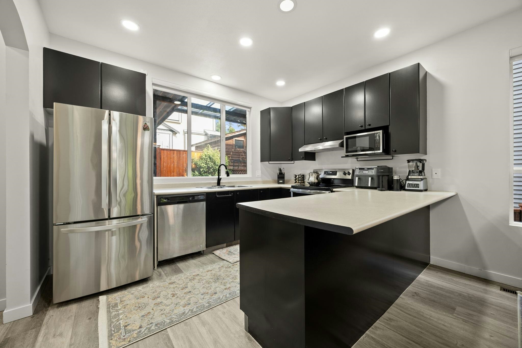 10256 243a Street, Maple Ridge, BC, V2W 1Y3 - 10