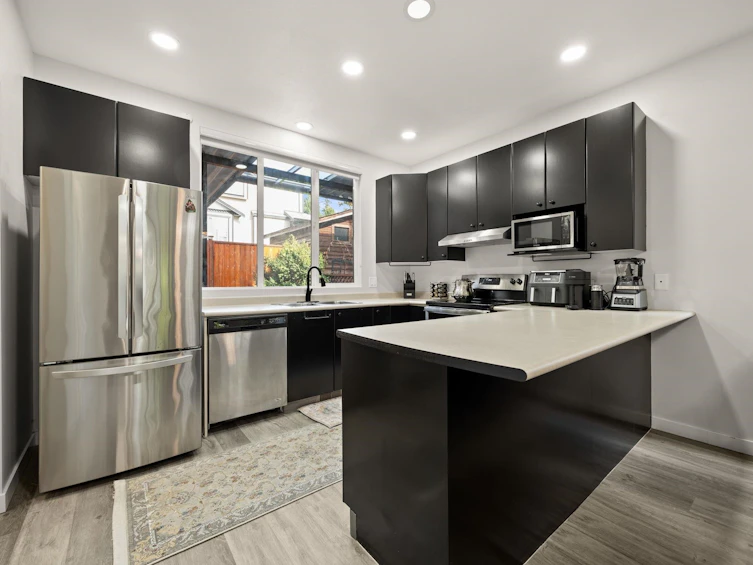 10256 243a Street, Maple Ridge, BC, V2W 1Y3 - 10