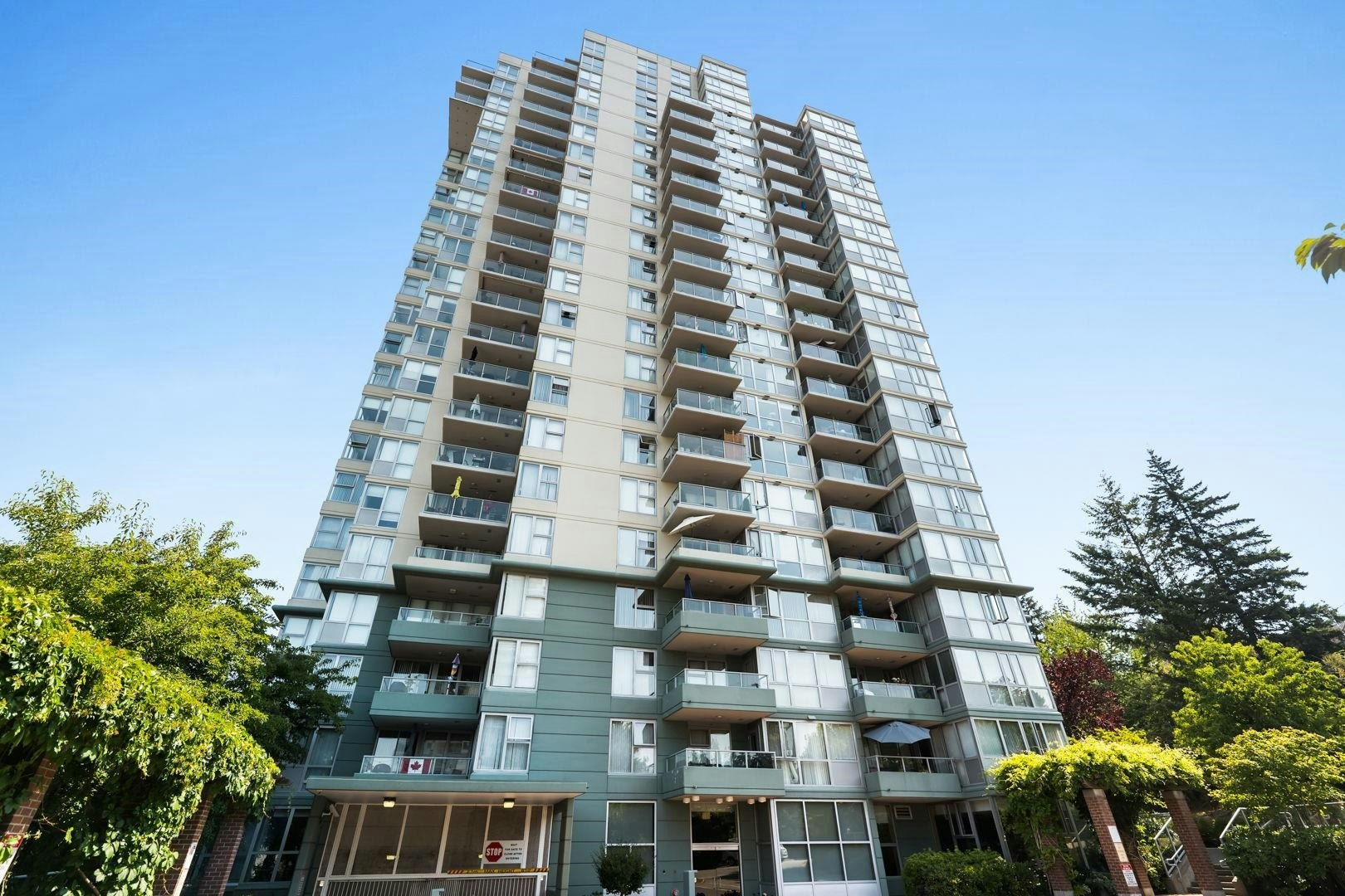 902-295 Guildford Way, Port Moody, BC, V3H 5N3 - 2