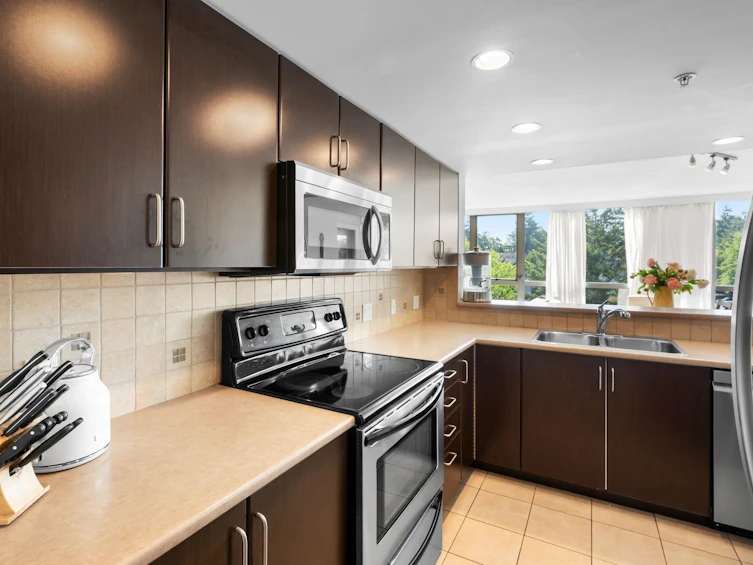 902-295 Guildford Way, Port Moody, BC, V3H 5N3 - 15