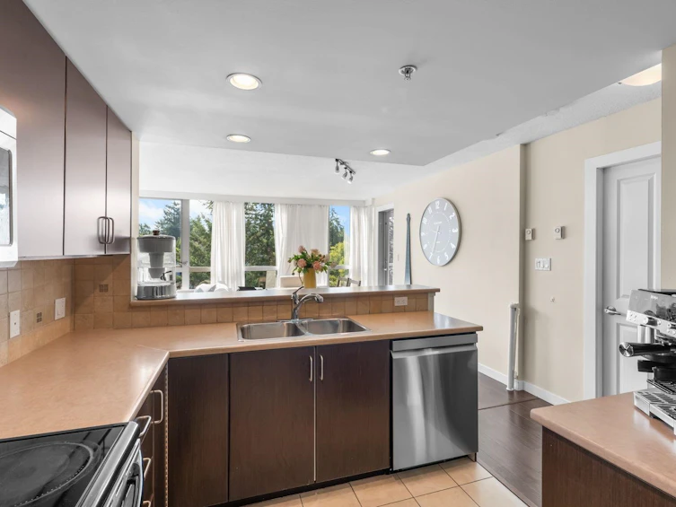 902-295 Guildford Way, Port Moody, BC, V3H 5N3 - 14