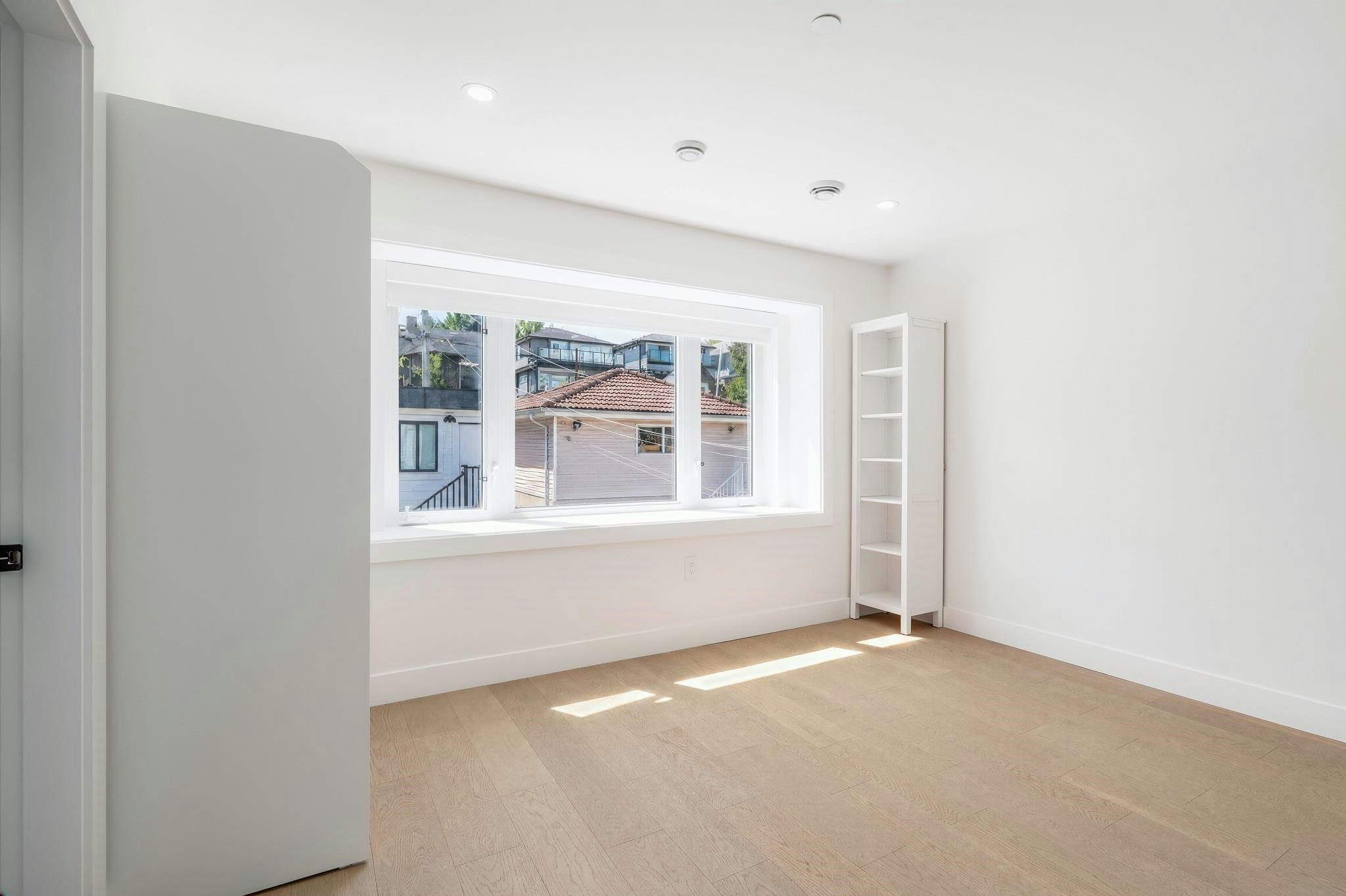 2972 Venables Street, Vancouver, BC, V5K 2R9 - 13