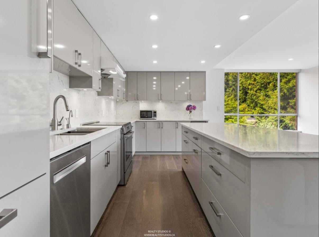 201-2140 Briar Avenue, Vancouver, BC, V6L 3B4 - 12