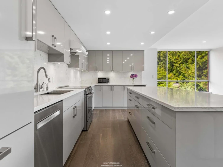 201-2140 Briar Avenue, Vancouver, BC, V6L 3B4 - 12